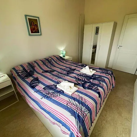 -la Bella Ameglia- Private Parking